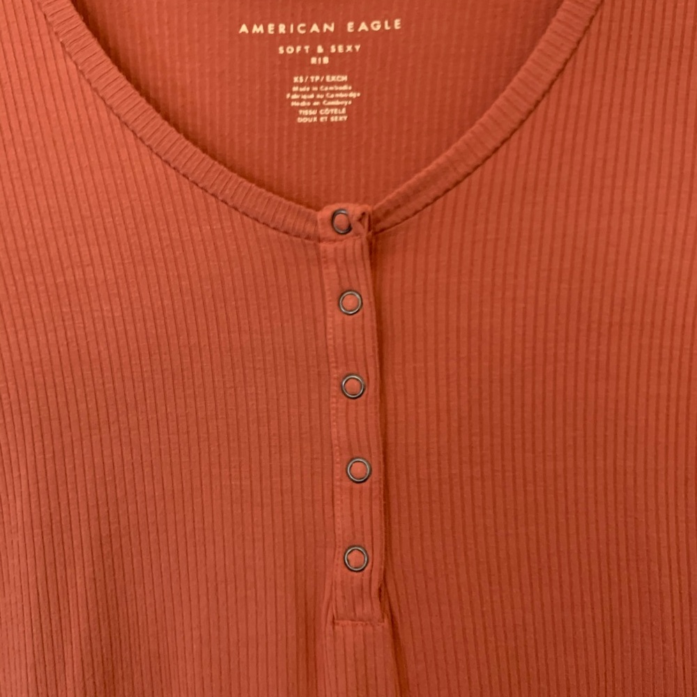 american eagle button up coral basic long sleeve - Picture 2 of 5